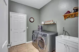 1503 Yale Castle Ct, Ruskin, FL 33570 - Photo 15