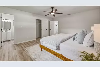 209 SE Monroe Circle N, Saint Petersburg, FL 33703 - Photo 17