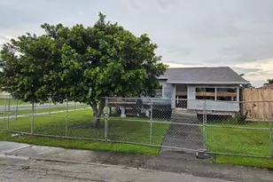 397 Annona Ave, Pahokee, FL 33476 - Photo 9