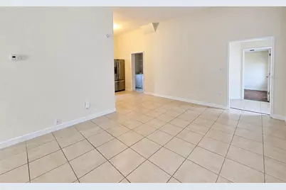 6711 Dartmouth Avenue N, Saint Petersburg, FL 33710 - Photo 5