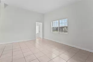 6711 Dartmouth Ave N, Saint Petersburg, FL 33710 - Photo 7