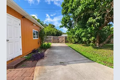 6711 Dartmouth Avenue N, Saint Petersburg, FL 33710 - Photo 19