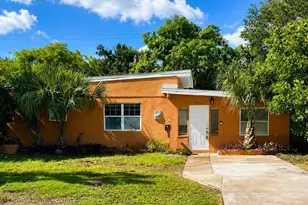 6711 Dartmouth Ave N, Saint Petersburg, FL 33710 - Photo 1