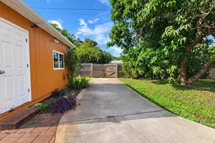 6711 Dartmouth Ave N, Saint Petersburg, FL 33710 - Photo 21