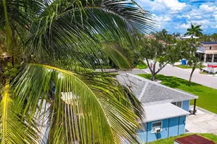 3982 Poinsettia Dr, Saint Pete Beach, FL 33706 - Photo 9