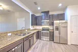 5116 Bay Isle Cir, Clearwater, FL 33760 - Photo 5