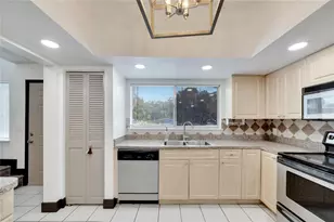 6301 Newtown Cir, Tampa, FL 33615 - Photo 9