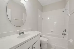 7876 Carriage Pointe Dr, Gibsonton, FL 33534 - Photo 17
