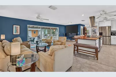 11420 Oval Drive W, Largo, FL 33774 - Photo 7