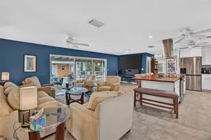 11420 Oval Dr W, Largo, FL 33774 - Photo 7
