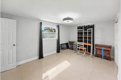 8911 113th Street, Seminole, FL 33772 - Photo 15