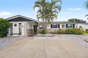 8911 113th St, Seminole, FL 33772 - Photo 1