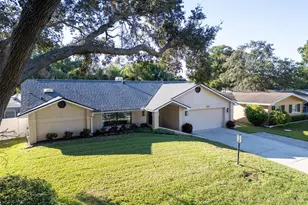 1374 Viewtop Dr, Clearwater, FL 33764 - Photo 1