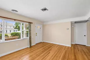 206 17th Ave NE, Saint Petersburg, FL 33704 - Photo 7