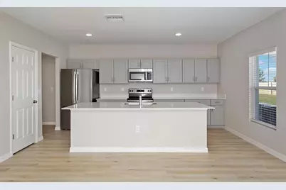 36675 Thornhedge Drive, Zephyrhills, FL 33541 - Photo 9