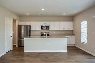 36668 Thornhedge Dr, Zephyrhills, FL 33541 - Photo 9