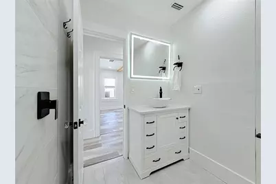 1435 Prescott Street S, Saint Petersburg, FL 33712 - Photo 9