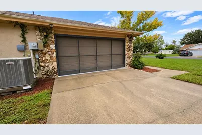35025 Raintree Dr, Fruitland Park, FL 34731 - Photo 5