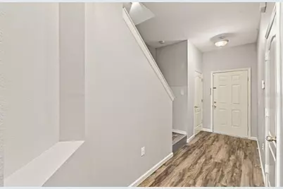 9904 Venetian River Way, Tampa, FL 33619 - Photo 11
