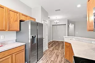 9904 Venetian River Way, Tampa, FL 33619 - Photo 9