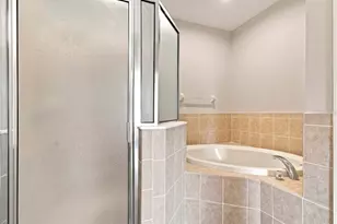 9904 Venetian River Way, Tampa, FL 33619 - Photo 37