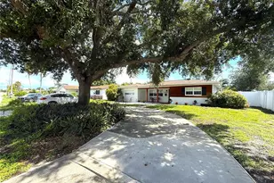 1048 40th Ave NE, Saint Petersburg, FL 33703 - Photo 3