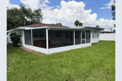 1048 40th Avenue NE, Saint Petersburg, FL 33703 - Photo 19