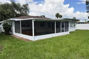 1048 40th Ave NE, Saint Petersburg, FL 33703 - Photo 19