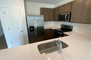 32562 Midsummer Night Ln, Wesley Chapel, FL 33543 - Photo 5