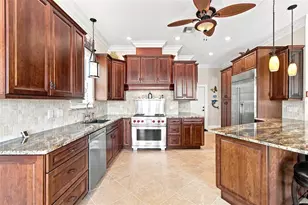 11220 8th St E, Treasure Island, FL 33706 - Photo 23