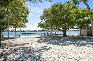 11609 Carrollwood Dr, Tampa, FL 33618 - Photo 93
