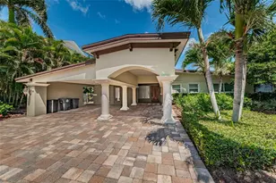 52 N Pine Cir, Belleair, FL 33756 - Photo 1