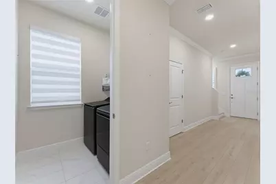 2525 Mario Way, Clearwater, FL 33761 - Photo 9