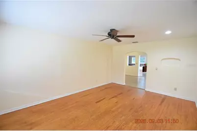 906 7th Avenue SW #Right, Largo, FL 33770 - Photo 9