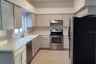 27536 Breakers Dr, Wesley Chapel, FL 33544 - Photo 5