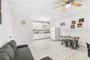 8210 Westridge Dr, Tampa, FL 33615 - Photo 9