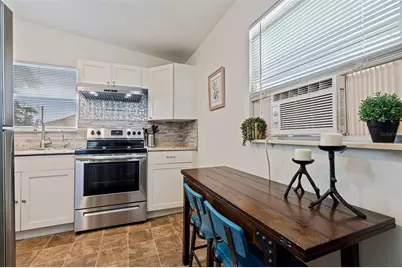 327 25th Street S, Saint Petersburg, FL 33712 - Photo 17