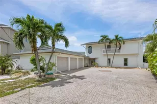 290 Bayside Dr, Clearwater, FL 33767 - Photo 1
