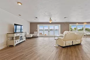 290 Bayside Dr, Clearwater Beach, FL 33767 - Photo 25