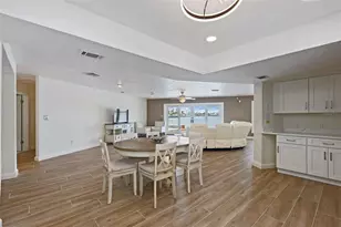 290 Bayside Dr, Clearwater Beach, FL 33767 - Photo 23