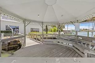 290 Bayside Dr, Clearwater Beach, FL 33767 - Photo 61