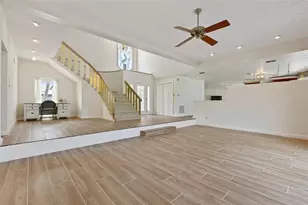 290 Bayside Dr, Clearwater Beach, FL 33767 - Photo 13