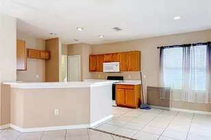 7931 Carriage Pointe Dr, Gibsonton, FL 33534 - Photo 13