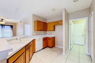 7931 Carriage Pointe Dr, Gibsonton, FL 33534 - Photo 19