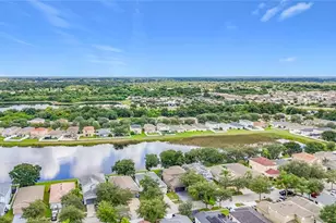 7931 Carriage Pointe Dr, Gibsonton, FL 33534 - Photo 41
