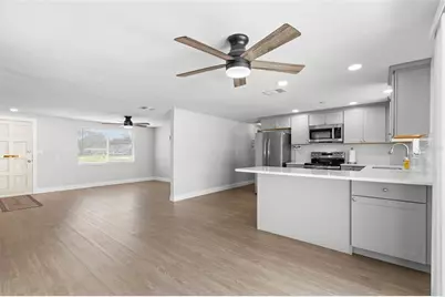 6100 Woodrow Wilson Boulevard NE, Saint Petersburg, FL 33703 - Photo 13