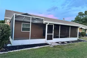 1008 Yellowbird Pl, Sun City Center, FL 33573 - Photo 7