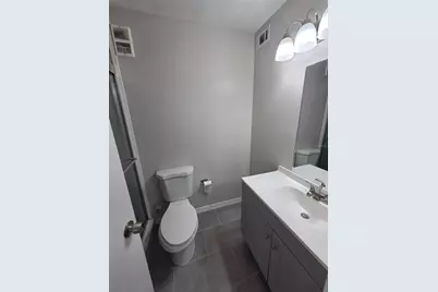 4704 Walden Circle #32, Orlando, FL 32811 - Photo 7