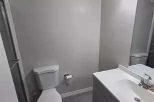 4704 Walden Cir, Orlando, FL 32811 - Photo 7