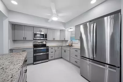 2258 World Parkway Boulevard W #40, Clearwater, FL 33763 - Photo 5